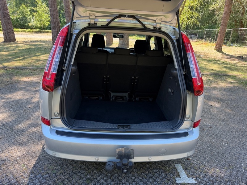 Ford C-Max 2.0 Titanium Silver #39