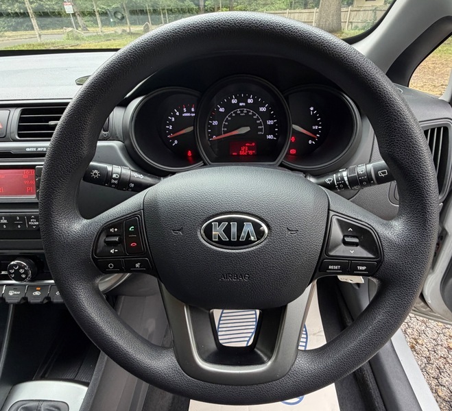 Kia RIO 1.2 2 83 Bhp1 Former Keeperalloysairconmedi White #20