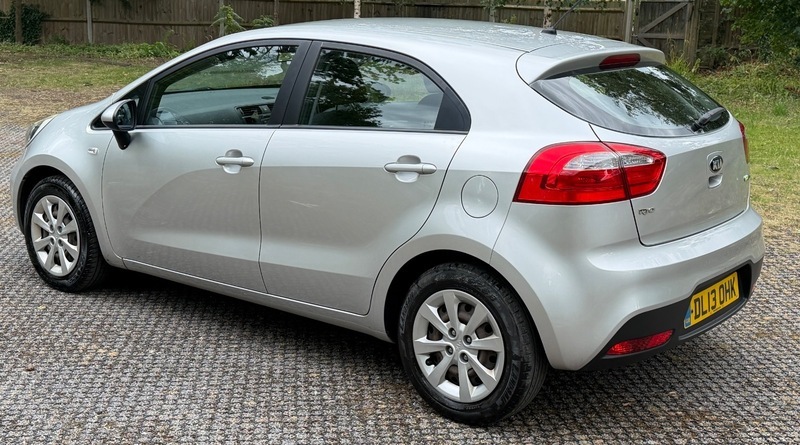 Kia RIO 1.2 2 83 Bhp1 Former Keeperalloysairconmedi White #9
