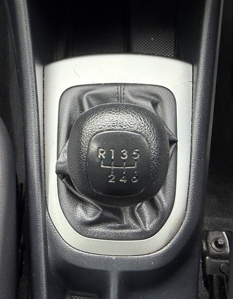 Kia RIO 1.2 2 83 Bhp1 Former Keeperalloysairconmedi White #33