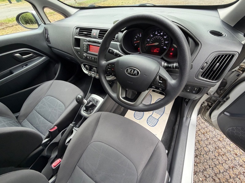 Kia RIO 1.2 2 83 Bhp1 Former Keeperalloysairconmedi White #16