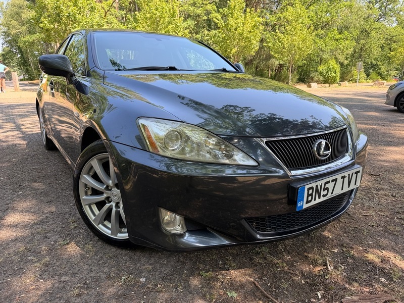 Lexus IS Se Grey