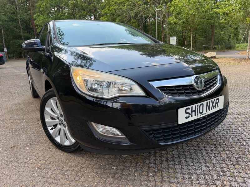 Vauxhall Astra Exclusiv Black