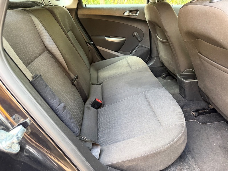 Vauxhall Astra Exclusiv Black #3