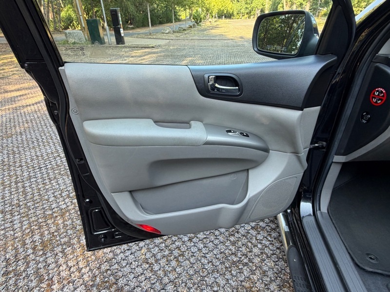 Kia Sedona 2.2 Crdi 2 7 Seats, Cracking Black #35