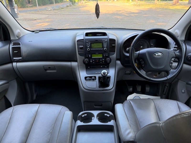 Kia Sedona Crdi 3 Black #3