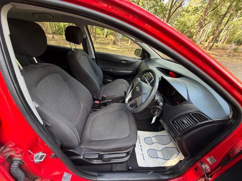 Hyundai I20 1.2 Classic Silver #4