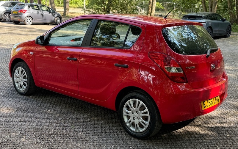 Hyundai I20 1.2 Classic Silver #11
