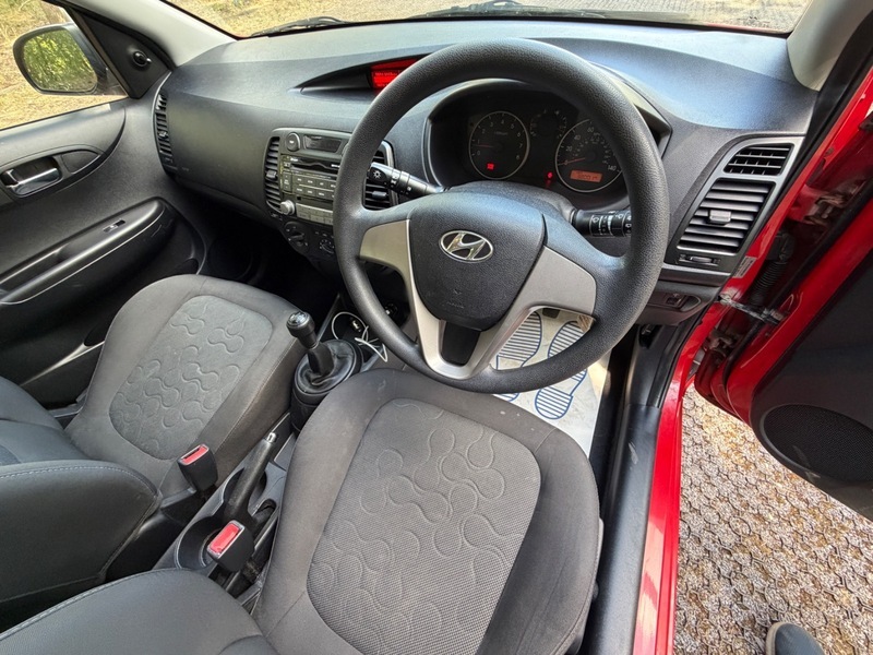 Hyundai I20 1.2 Classic Silver #13
