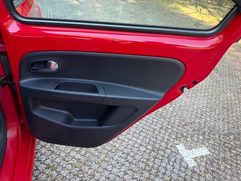 Volkswagen Up Move Up 1.0 Black #42