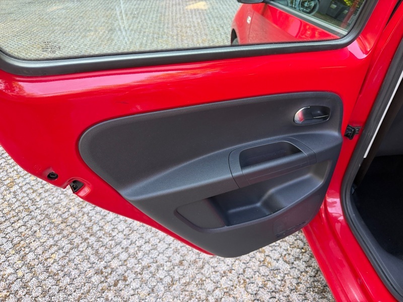 Volkswagen Up Move Up 1.0 Black #43