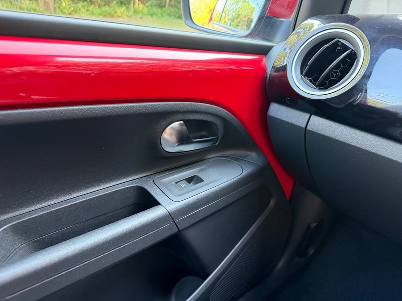 Volkswagen Up Move Up 1.0 Black #36