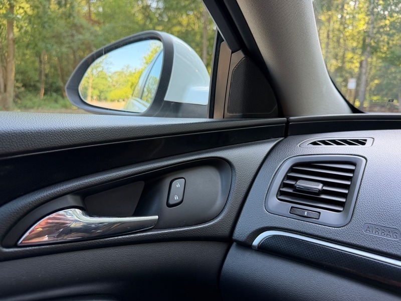 Vauxhall Insignia Hatchback Tech Black #35