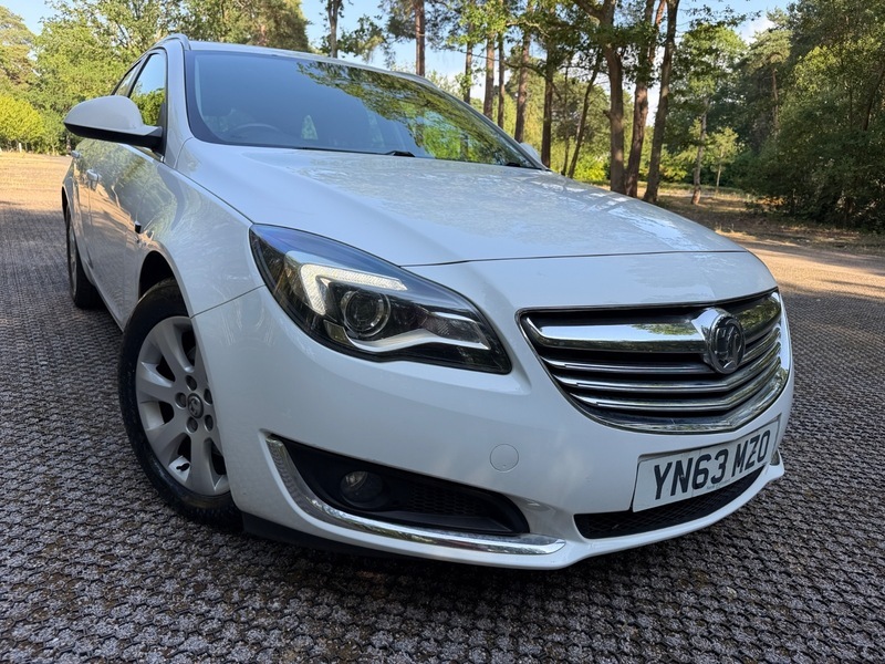 Vauxhall Insignia Sri Nav Cdti Ecoflex White