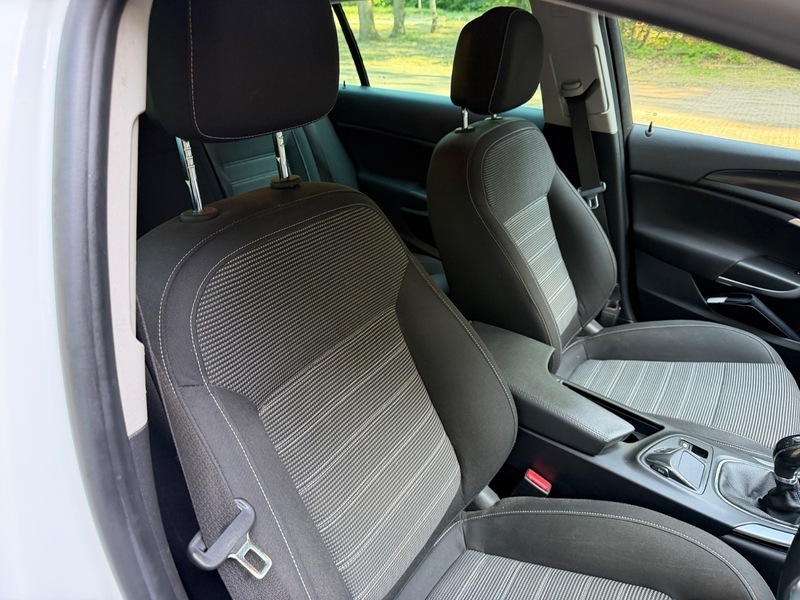 Vauxhall Insignia Hatchback Tech Black #15