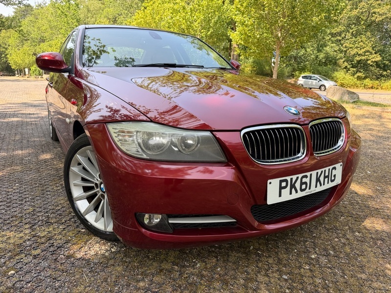 BMW 3 Series 320D Exclusive Edition Red
