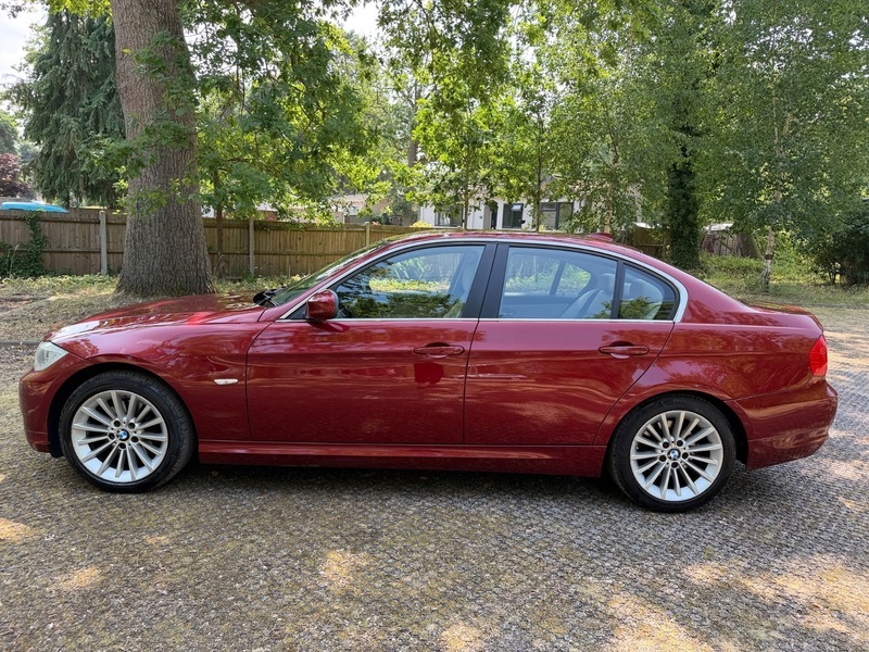 BMW 3 Series 320D Exclusive Edition Red #6
