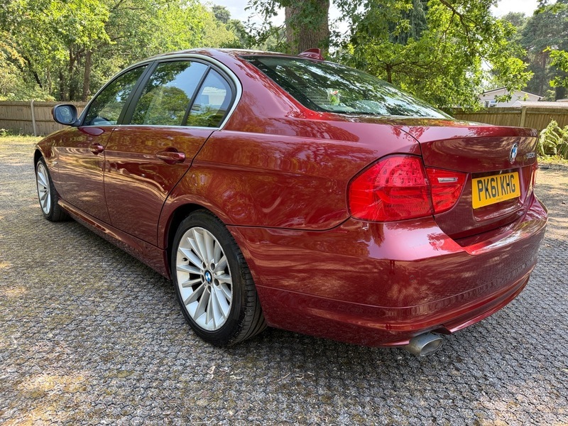 BMW 3 Series 320D Exclusive Edition Red #4