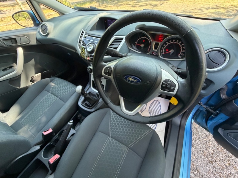 Ford Fiesta Hatchback 1.3 Edge 2011 Blue #16