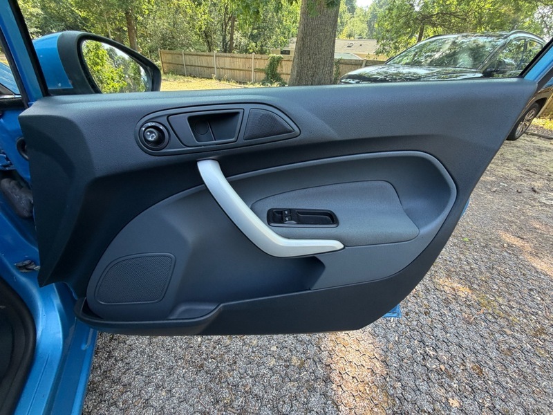 Ford Fiesta Hatchback 1.3 Edge 2011 Blue #15