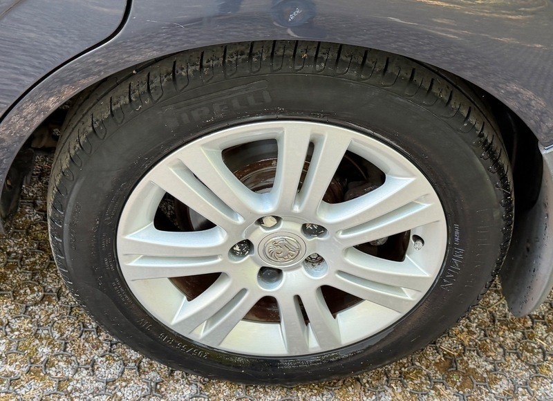 Vauxhall Zafira Mpv Silver #33