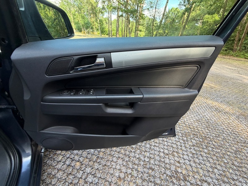 Vauxhall Zafira Mpv Silver #17