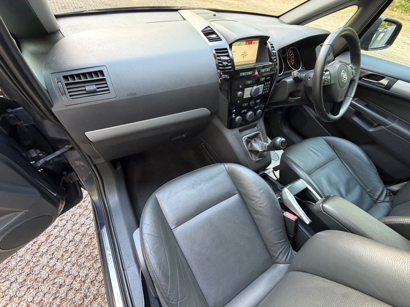 Vauxhall Zafira Mpv Silver #38