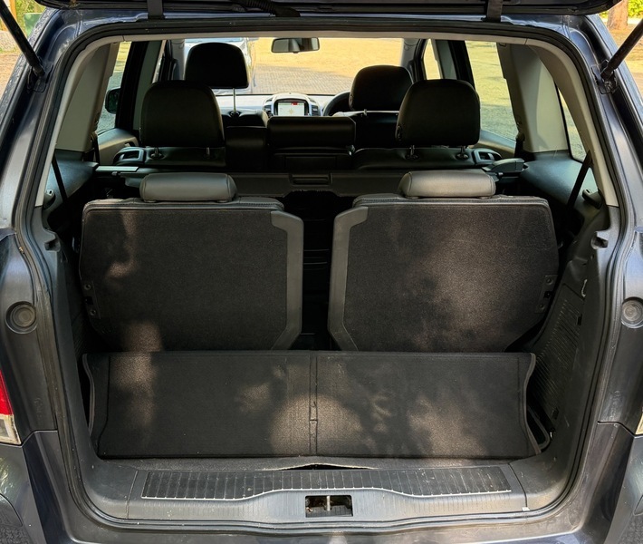 Vauxhall Zafira Mpv Silver #27