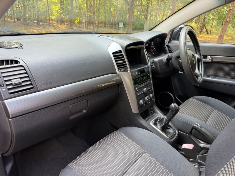 Chevrolet Captiva Black #19