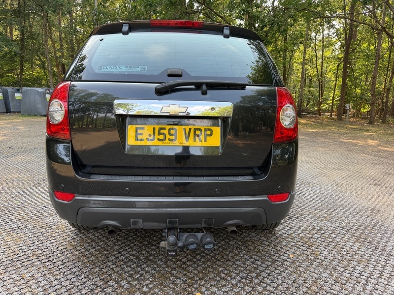 Chevrolet Captiva Black #12