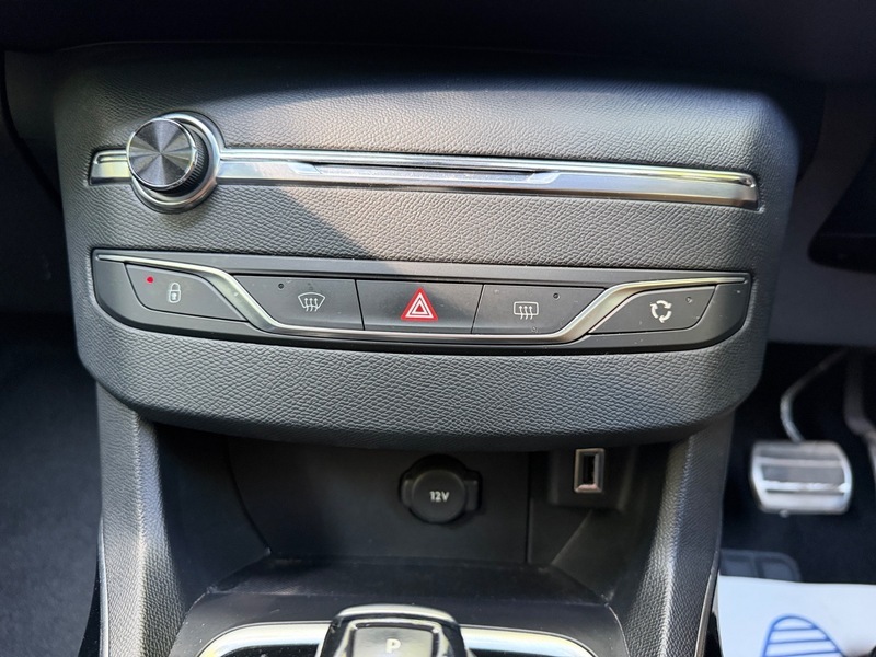 Peugeot 308 Hatchback White #21