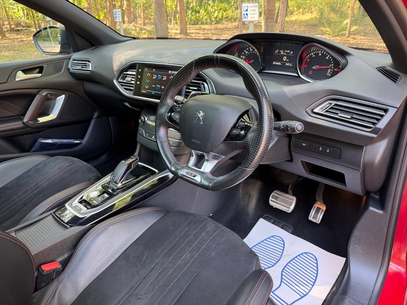 Peugeot 308 Hatchback White #9