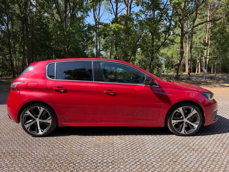 Peugeot 308 Hatchback White #30