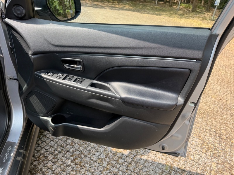 Mitsubishi ASX 1.6 Zc-m 115 Bhp White #48