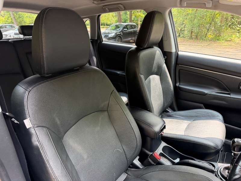 Mitsubishi ASX 1.6 Zc-m 115 Bhp White #19