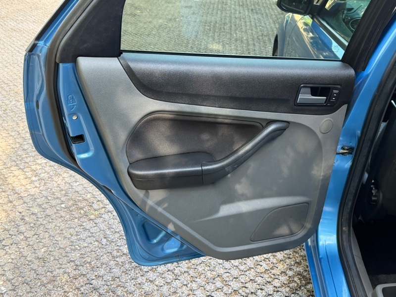 Ford Focus 2.0L Titanium Tdci 136 Bhp Silver #28