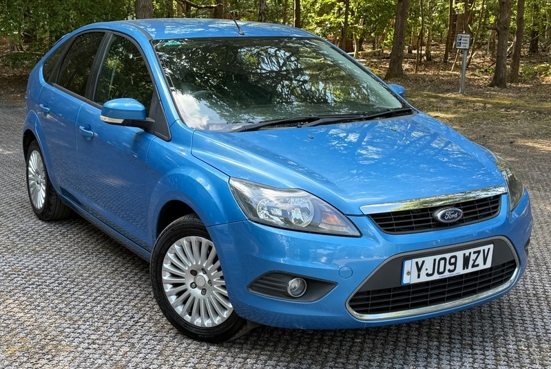 Ford Focus Titanium Blue