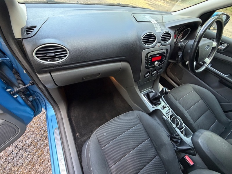 Ford Focus 2.0L Titanium Tdci 136 Bhp Silver #30