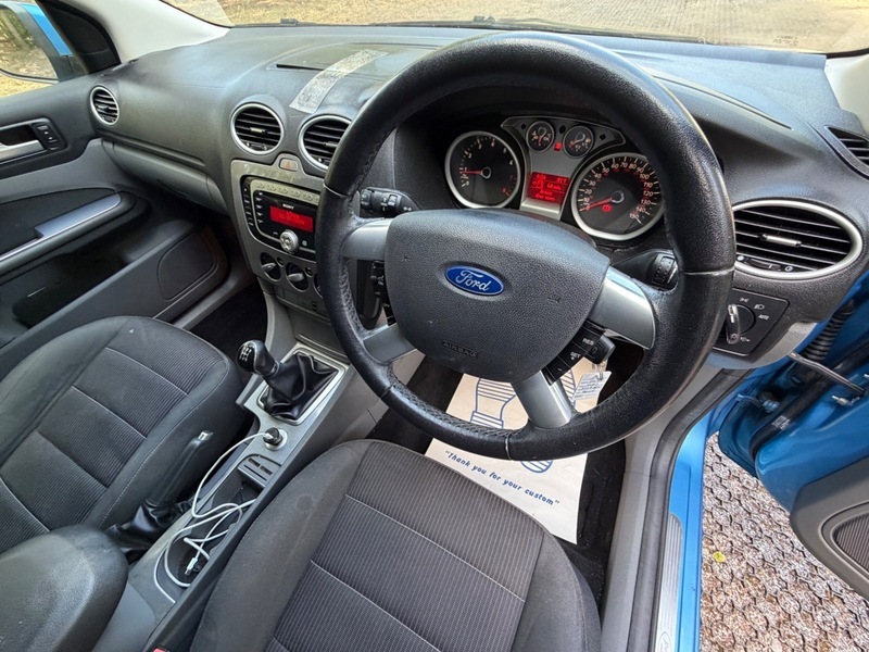 Ford Focus 2.0L Titanium Tdci 136 Bhp Silver #21