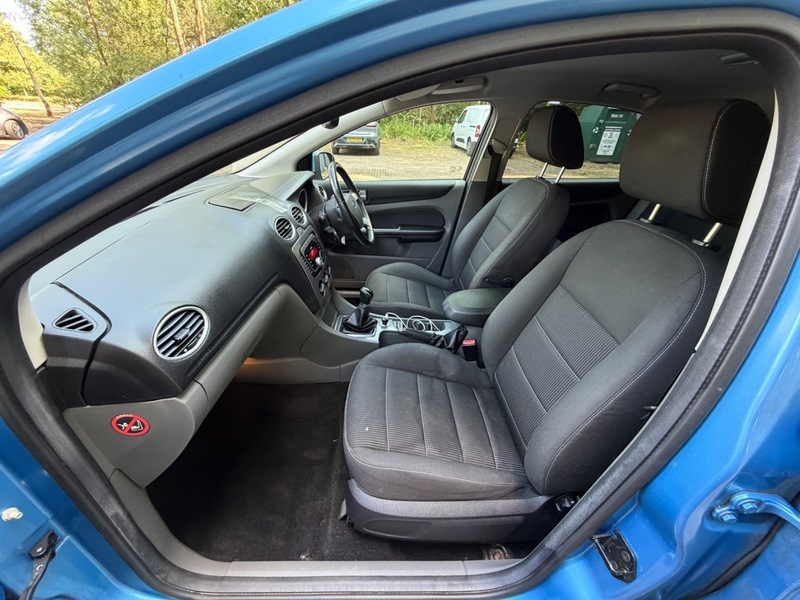 Ford Focus 2.0L Titanium Tdci 136 Bhp Silver #31