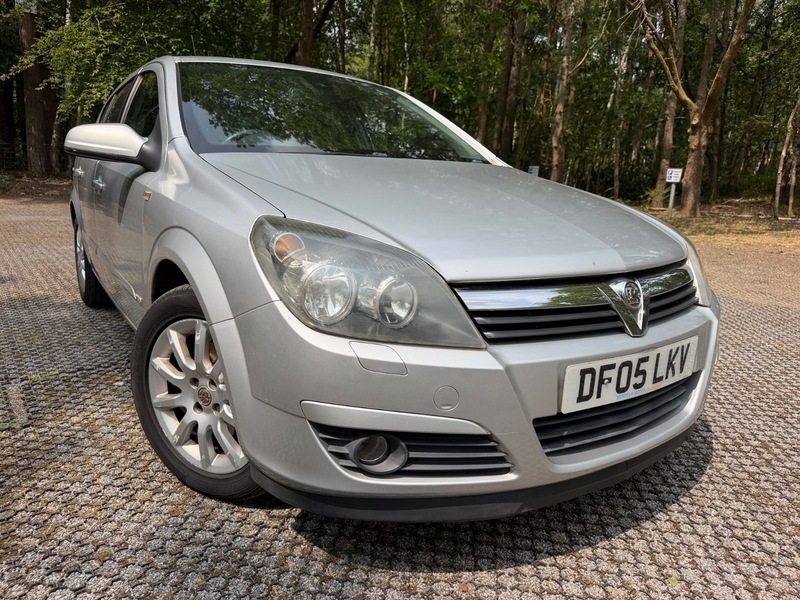 Vauxhall Astra Design 16V Twinport Silver #2