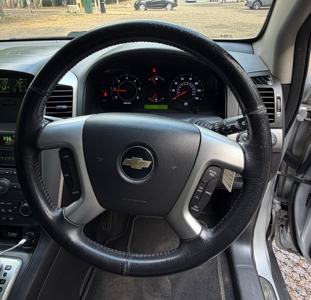 Chevrolet Captiva Ltz Silver #18