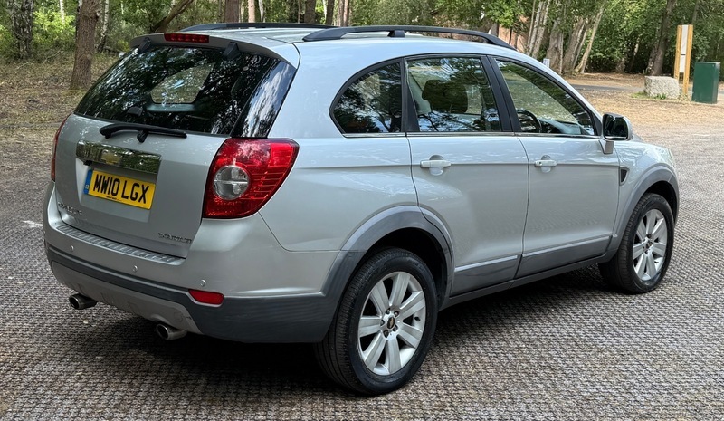 Chevrolet Captiva Ltz Silver #9