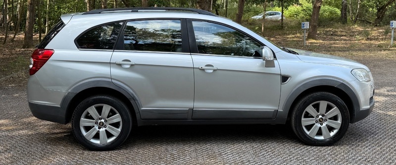 Chevrolet Captiva Ltz Silver #10