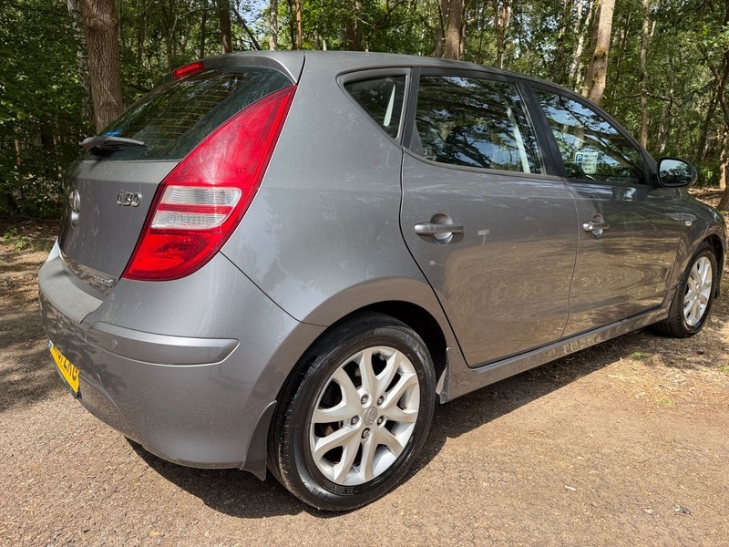 Hyundai I30 1.4 Classic Silver #8