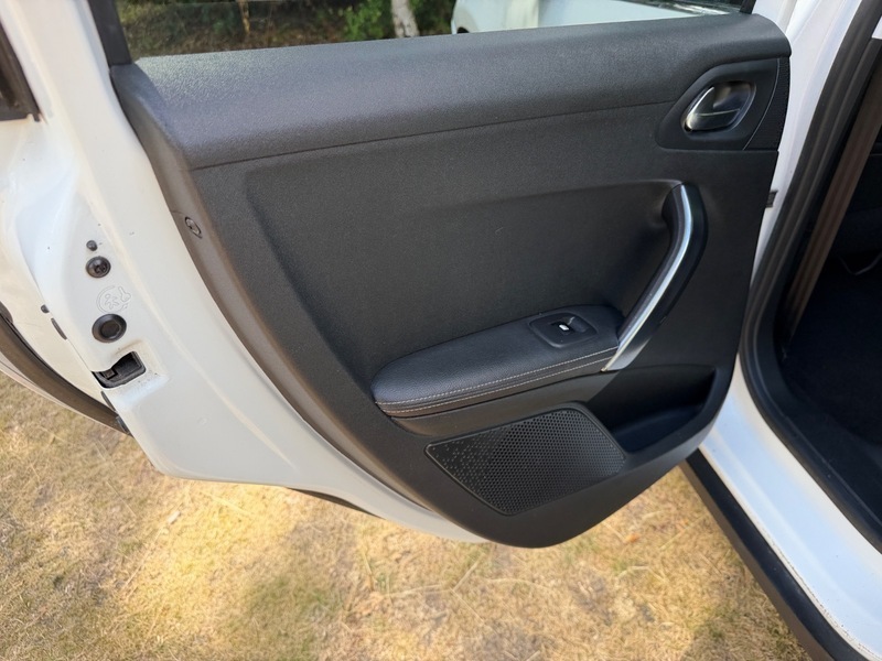 Peugeot e-2008 E-hdi Feline Mistral Grey #58