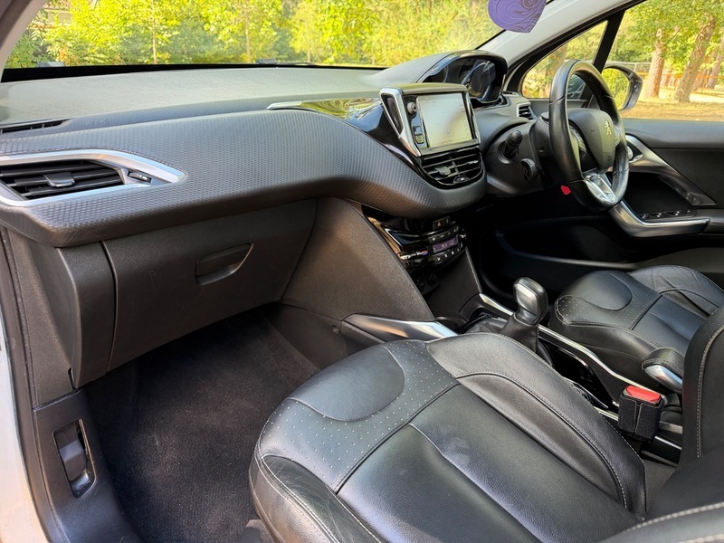 Peugeot e-2008 E-hdi Feline Mistral Grey #23