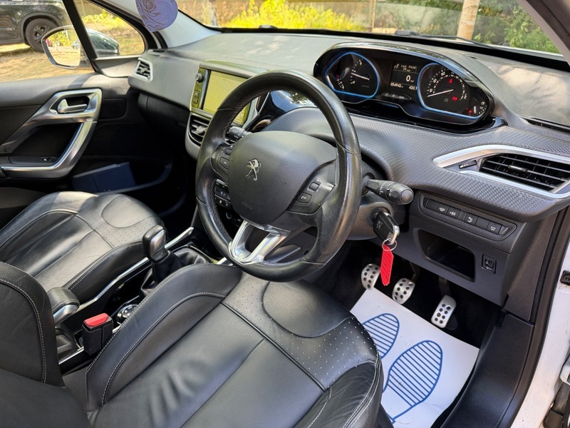Peugeot e-2008 E-hdi Feline Mistral Grey #19