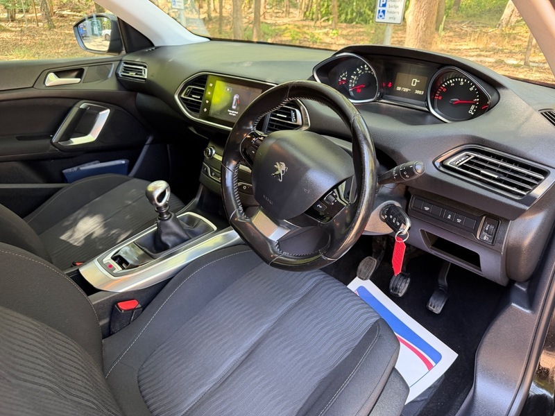 Peugeot 308 SW Active Red #14