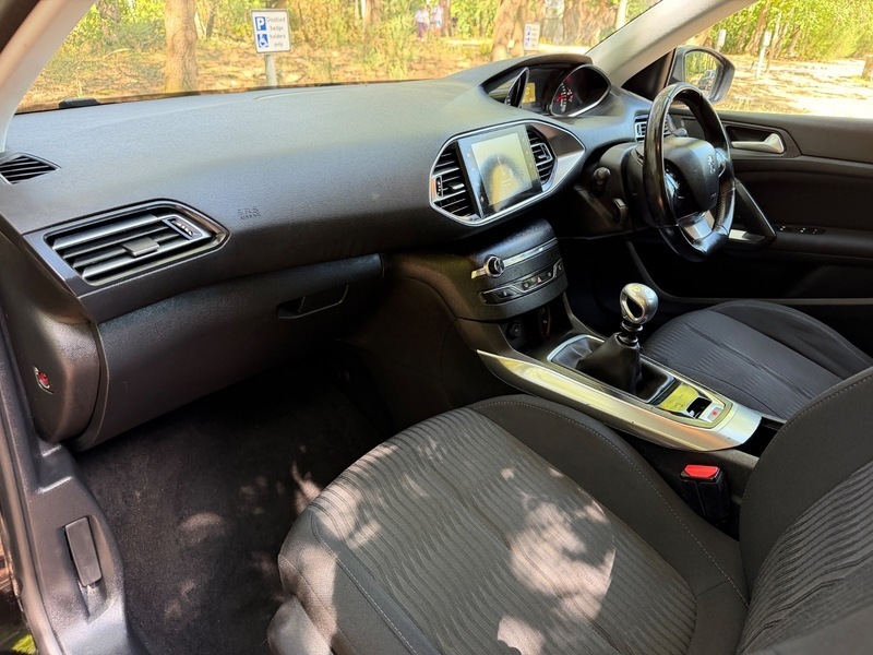 Peugeot 308 SW Active Red #18